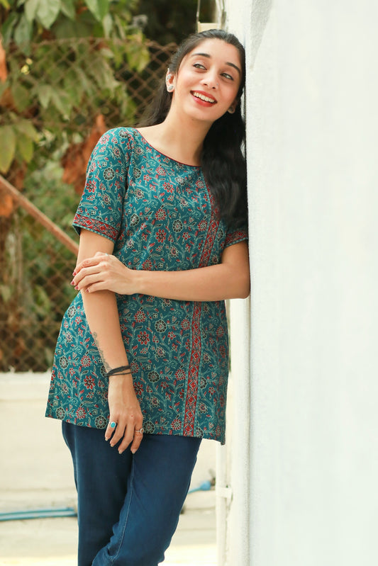 Deep green floral short top