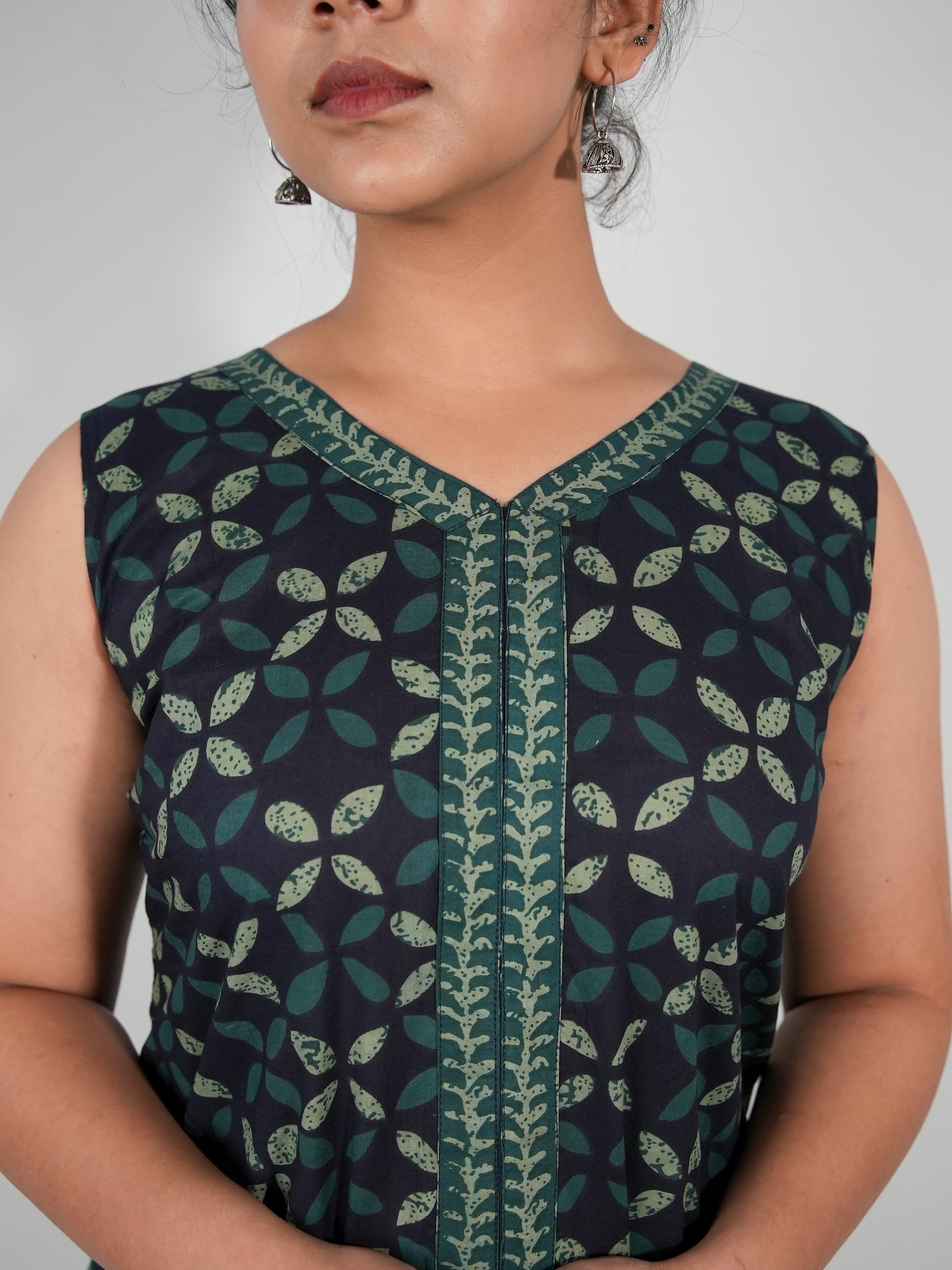 Navy blue-Green printed cotton